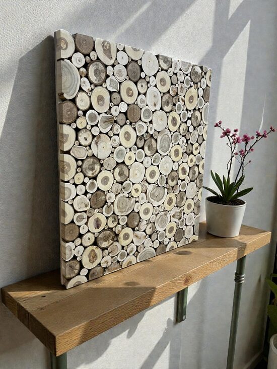 Koka dekoratīvais panelis – dabīgs interjera akcents 53x47cm